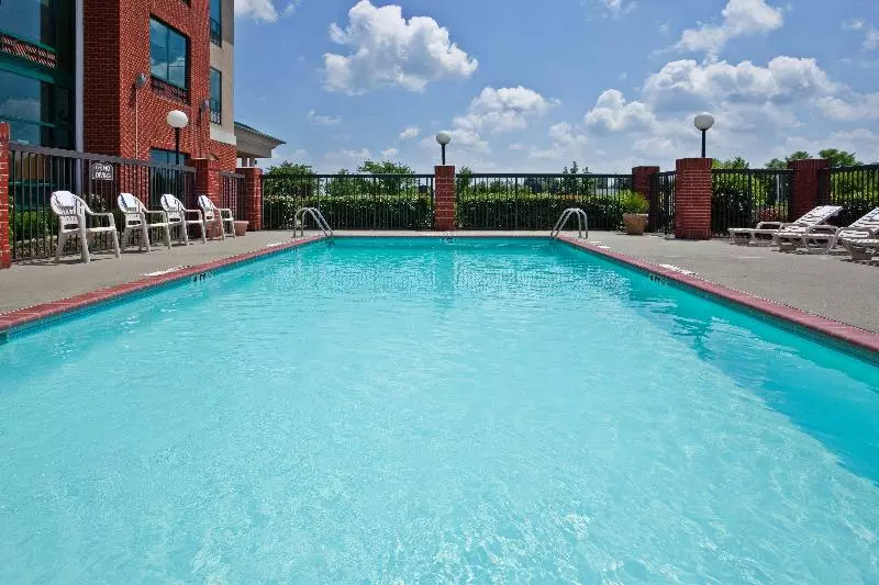 Holiday Inn Express Hotel & Suites Olive Branch, An Ihg