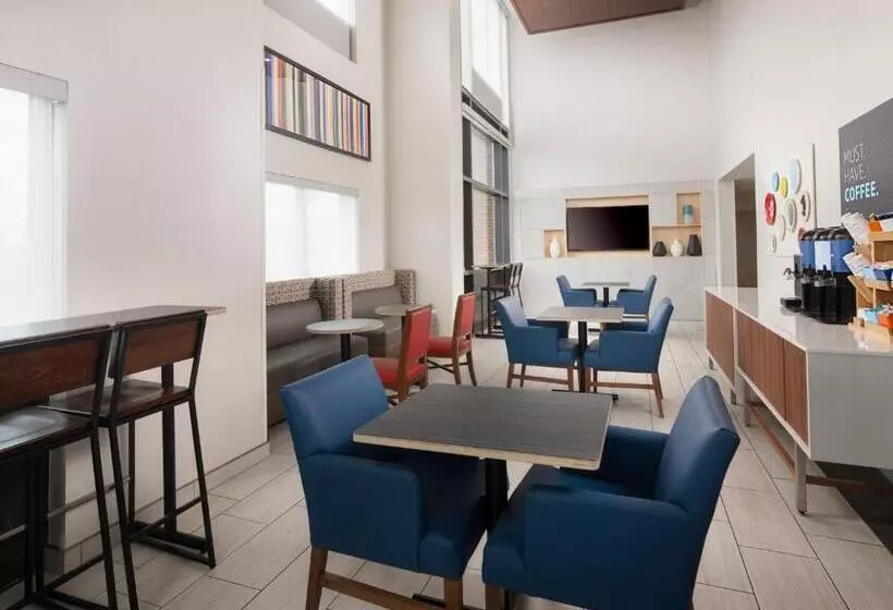 Holiday Inn Express Hotel & Suites Olive Branch, An Ihg