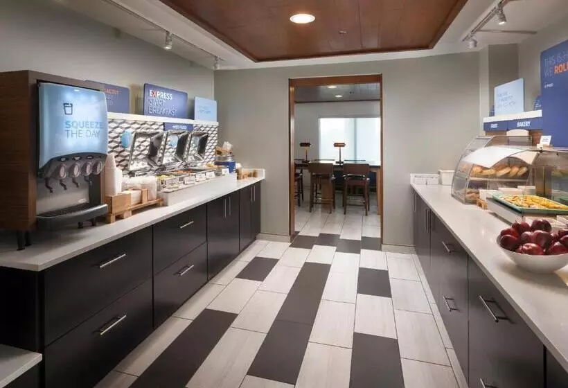 Holiday Inn Express Hotel & Suites Olive Branch, An Ihg