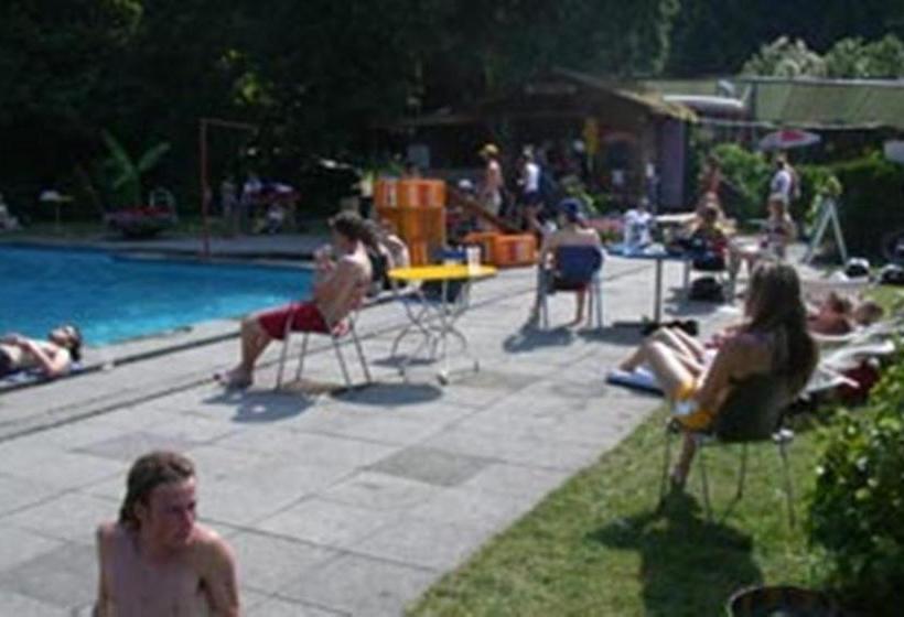 فندق فئة نجمة واحدة Funny Farm Backpackers