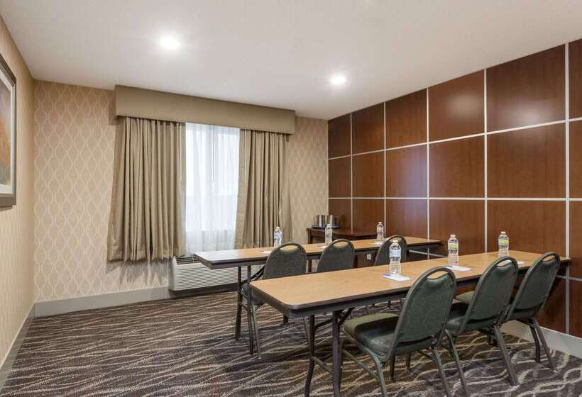 Отель Baymont By Wyndham Fulton