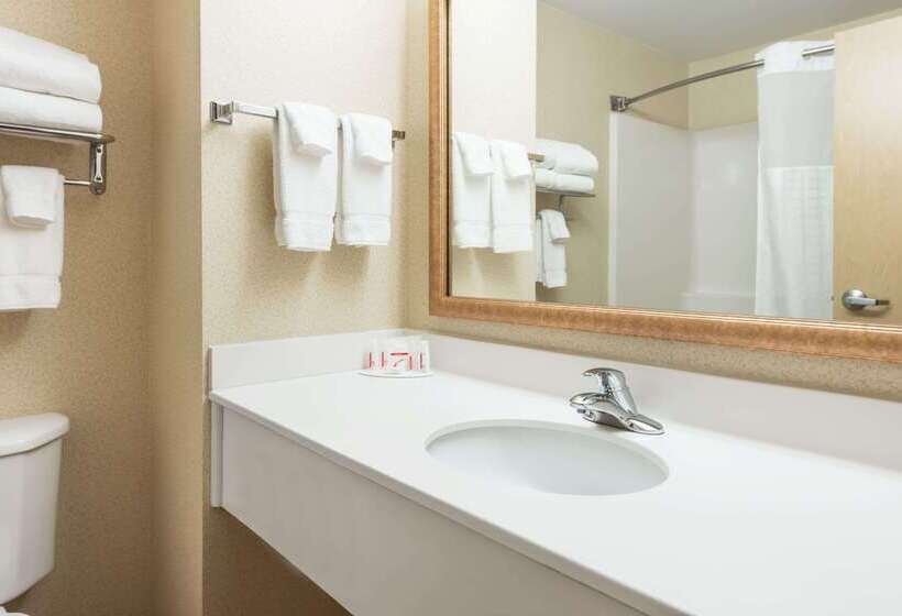 Отель Baymont By Wyndham Fulton