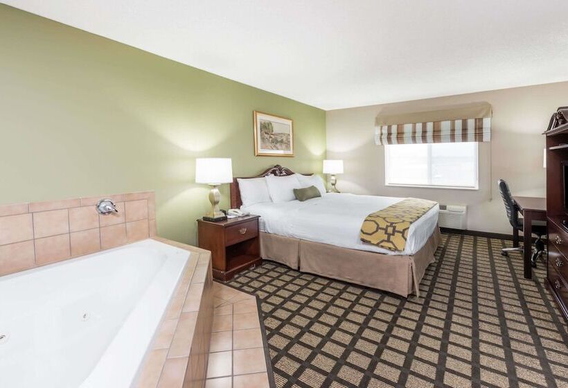 Отель Baymont By Wyndham Fulton