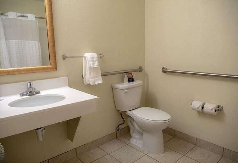 Отель Baymont By Wyndham Fulton