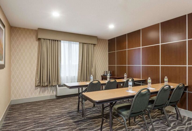 Отель Baymont By Wyndham Fulton