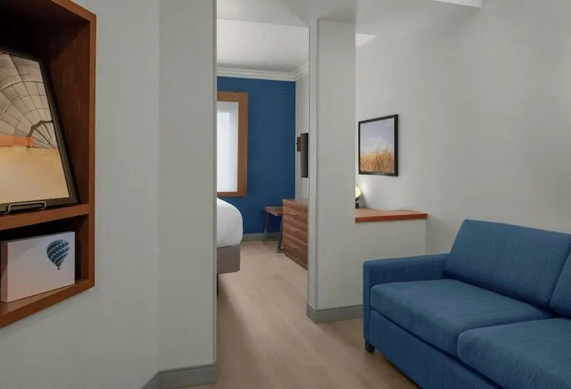 ホテル City Express By Marriott Rancho Cucamonga