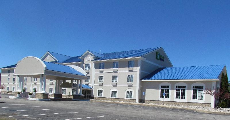 Holiday Inn Express Hotel & Suites Cadillac, An Ihg