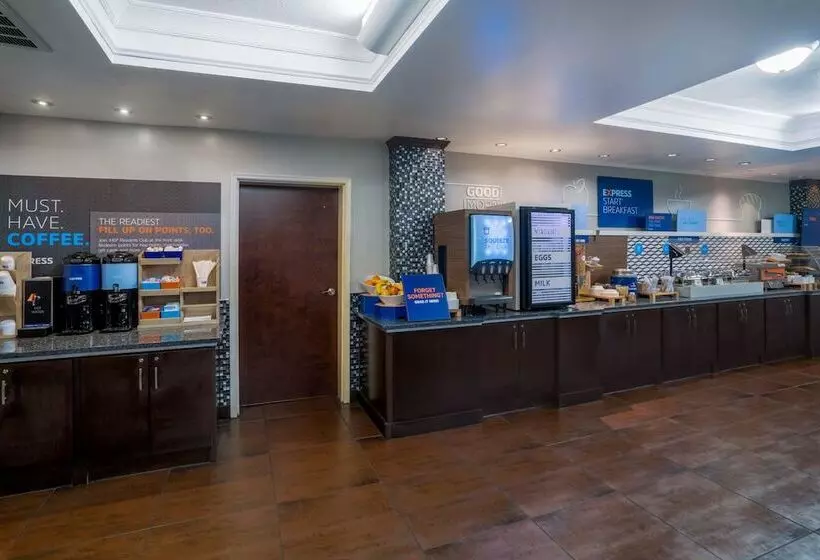 Holiday Inn Express Hotel & Suites Hinesville, An Ihg