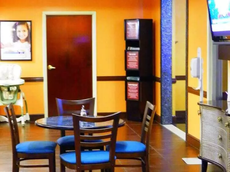 Holiday Inn Express Hotel & Suites Hinesville, An Ihg