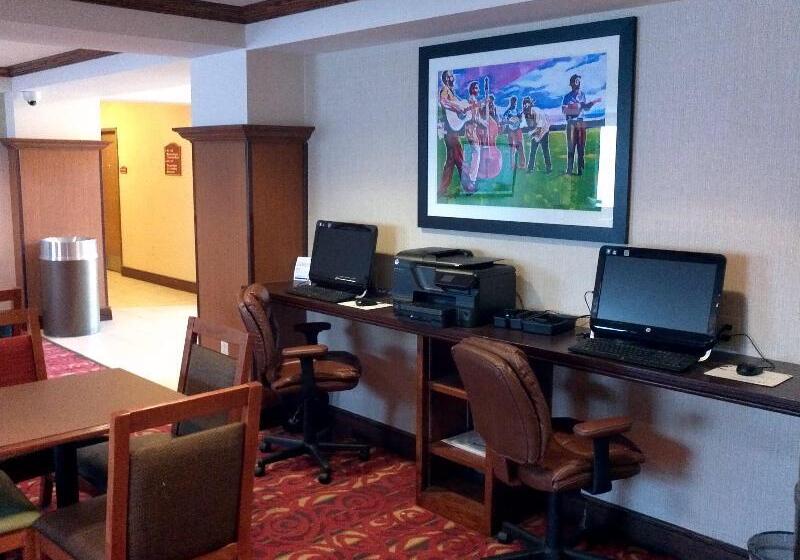 Отель Holiday Inn Express And Suites Greenville By Ihg