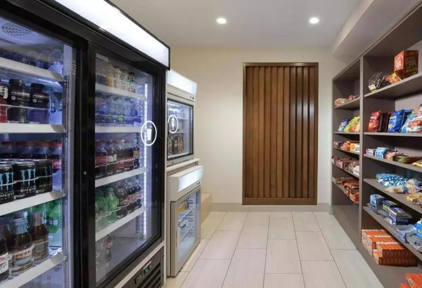 Holiday Inn Express Hotel & Suites Camden By Ihg