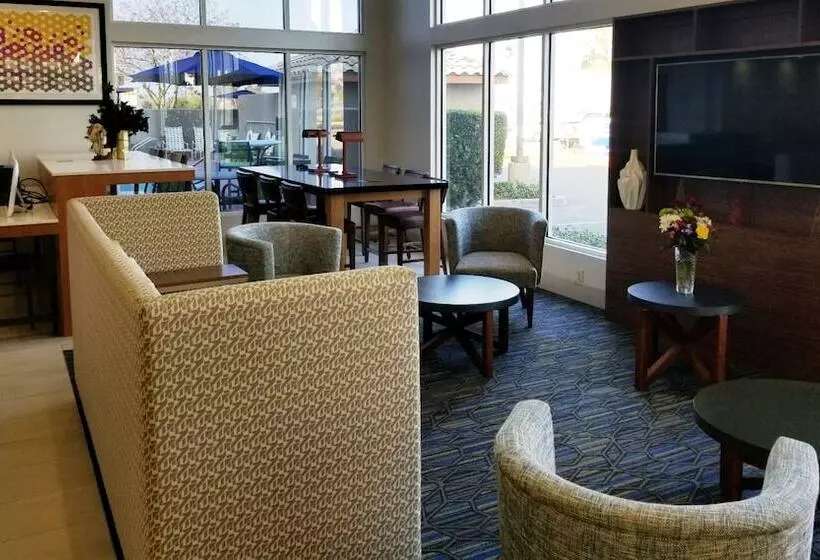 酒店 Holiday Inn Express Madera, An Ihg