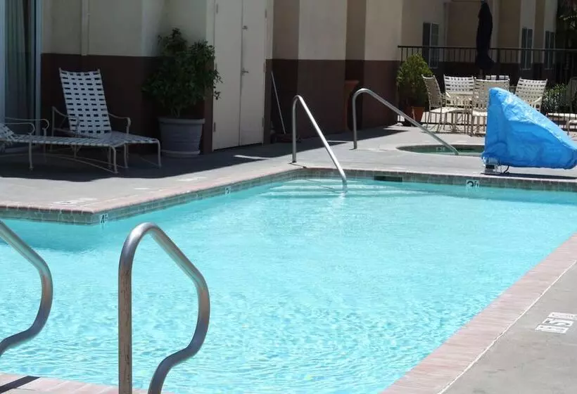 酒店 Holiday Inn Express Madera, An Ihg