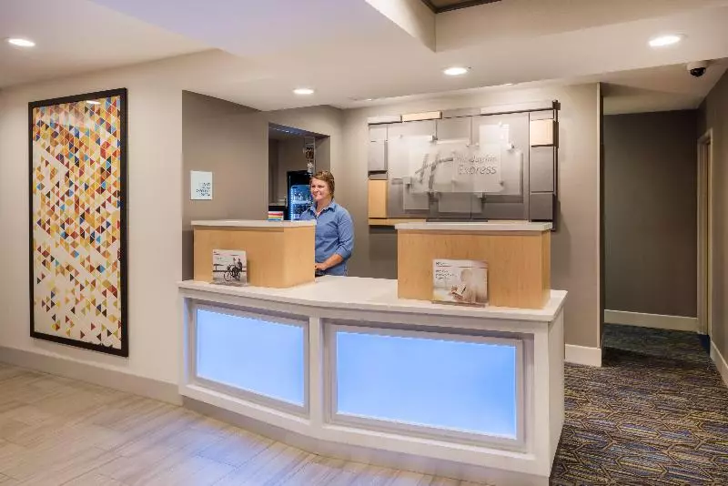 호텔 Holiday Inn Express Warrenton, An Ihg