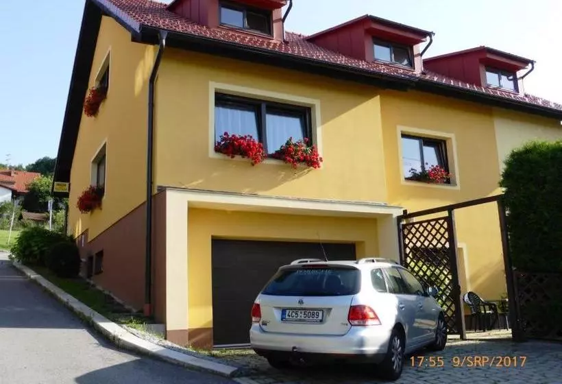 Hotelli Pension Maja