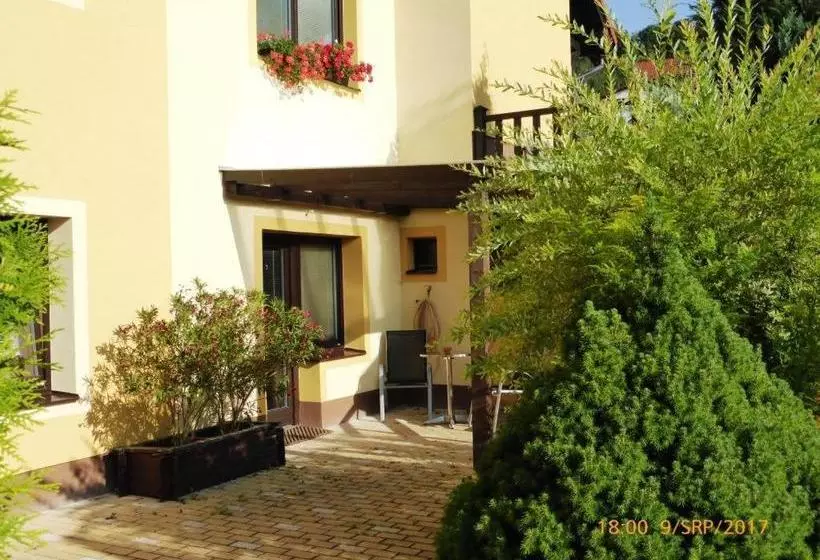 Hotelli Pension Maja