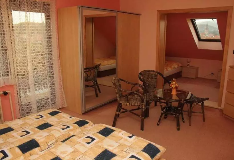 Hotelli Pension Maja