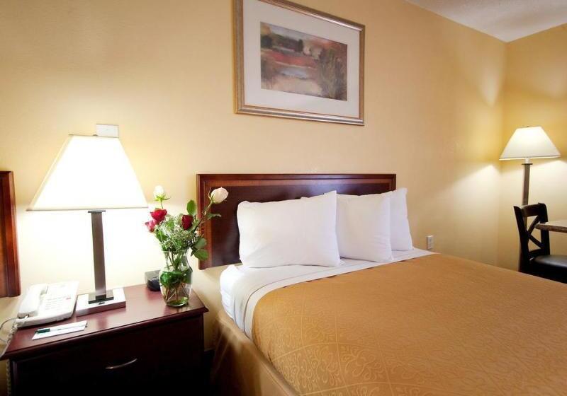 Отель Quality Inn Fuquay Varina East