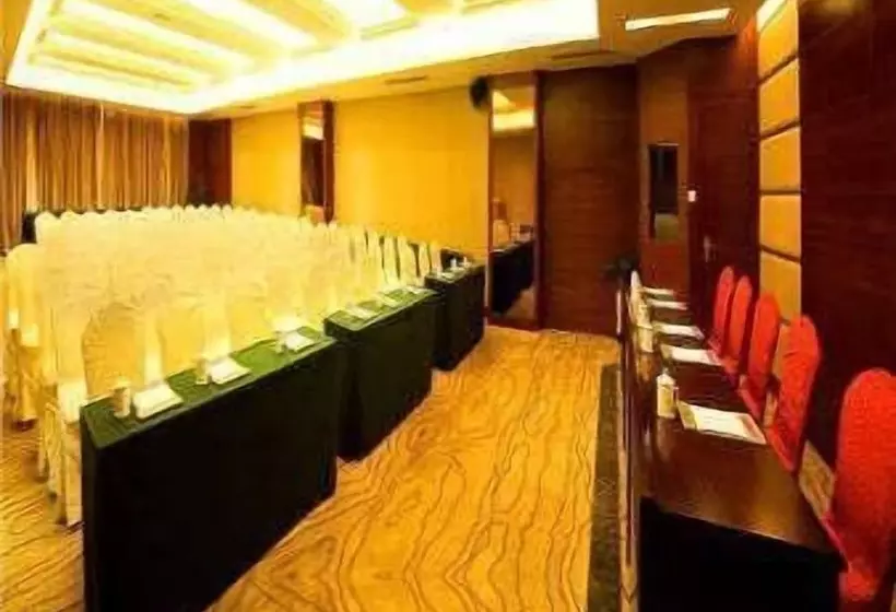 Отель Ramada Zibo