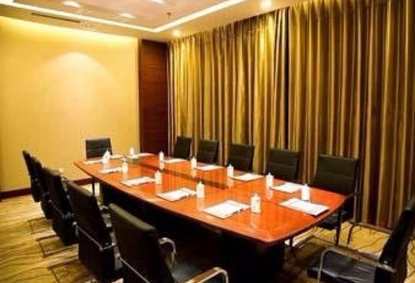 Отель Ramada Zibo