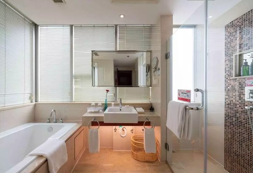 Отель Ramada Zibo