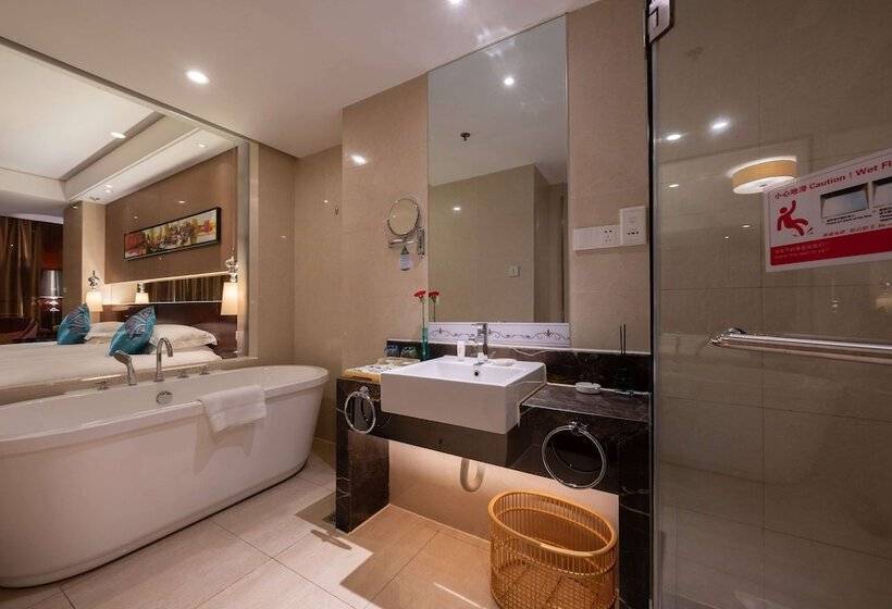 Отель Ramada Zibo