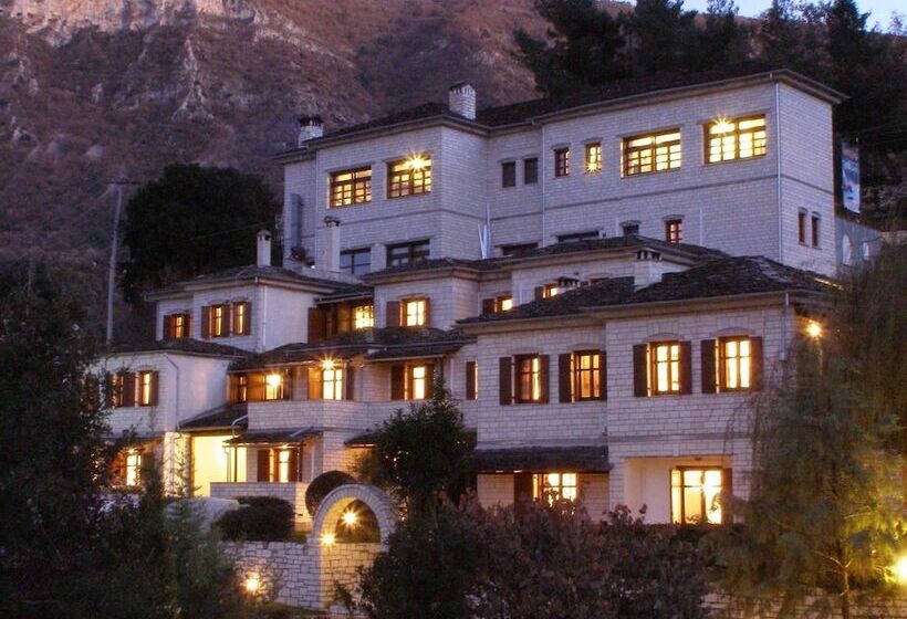 בית מלון כפרי Taxiarches