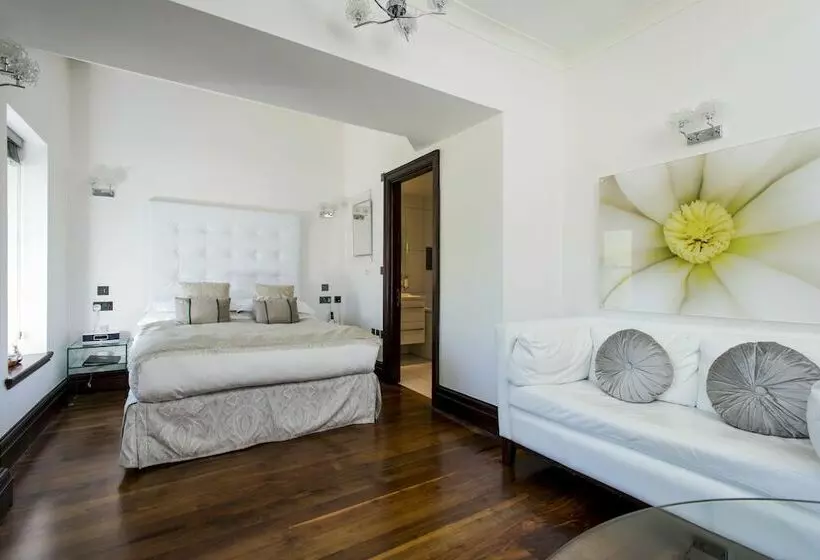 Отель Windermere Suites