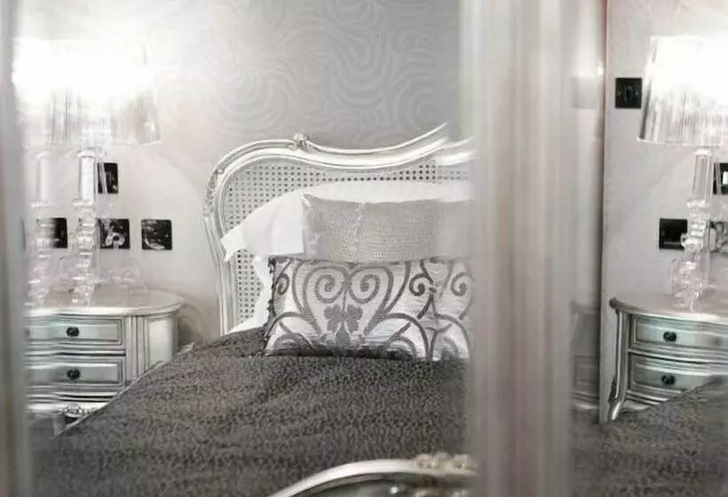 Отель Windermere Suites