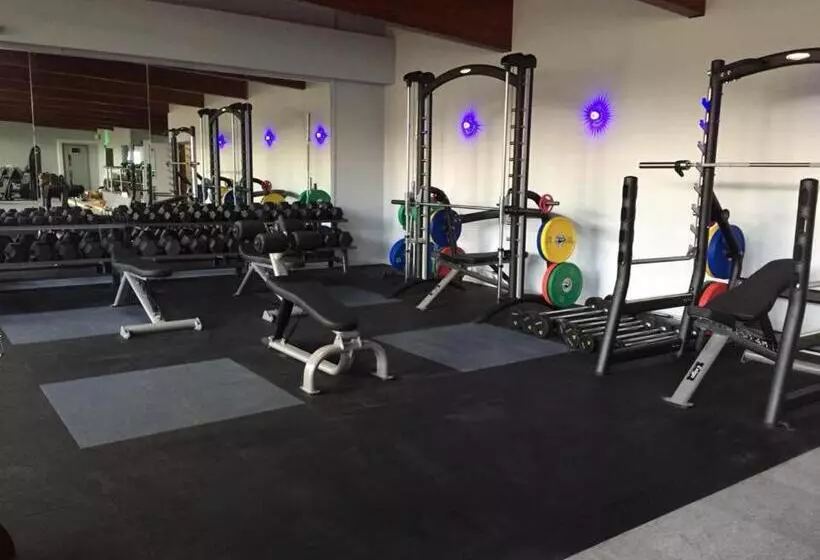 Отель Windermere Suites