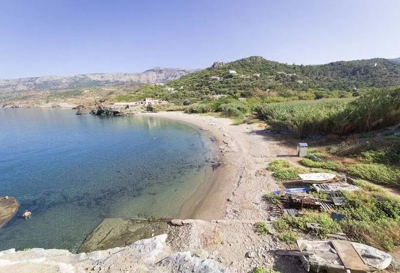 Kerame Studios & Apartments