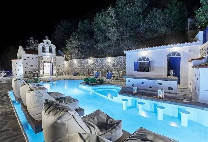 Kerame Studios & Apartments