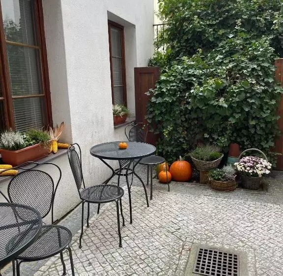 Hostel Little Quarter