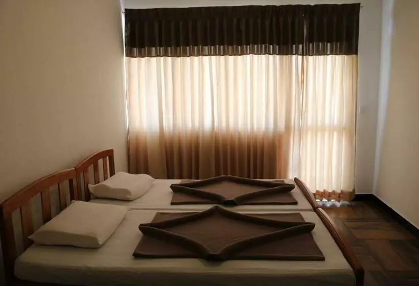 ユースホステル Queens Rest Inn