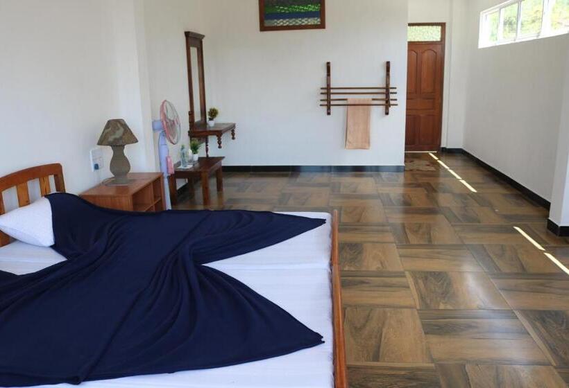 فندق صغير Queens Rest Inn