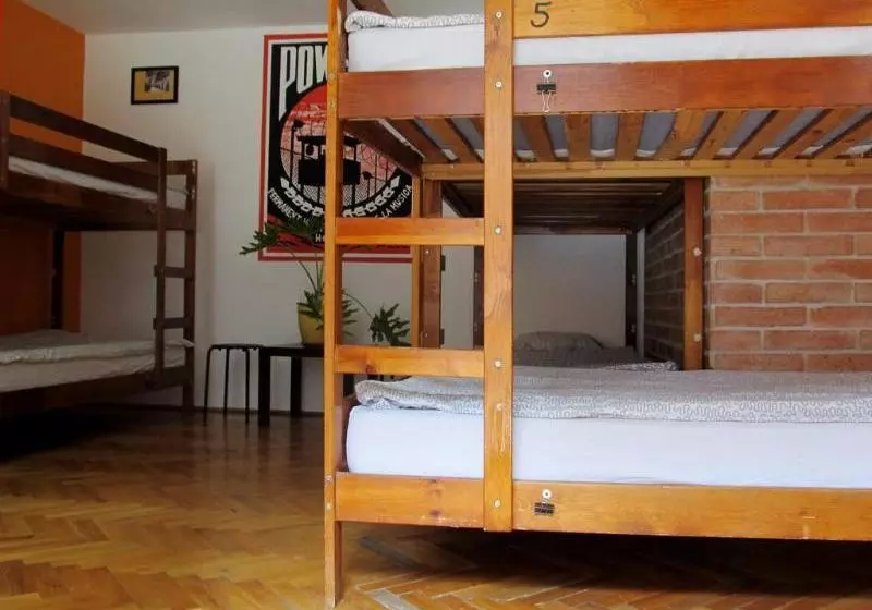 Casa De La Musica Hostel