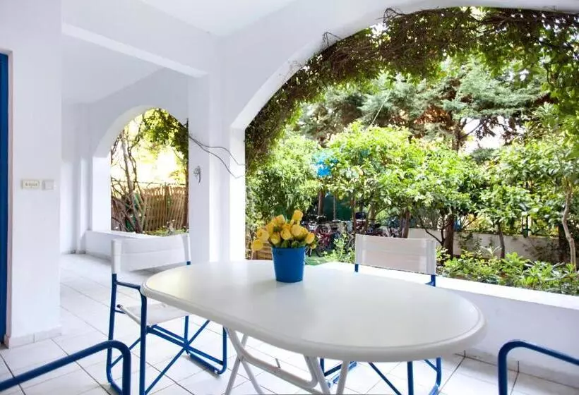 Daphne S Club Hotel Apartments