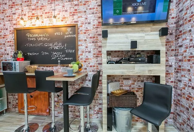 Friends Hostel & Apartments