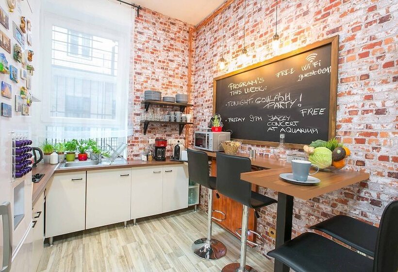 Friends Hostel & Apartments