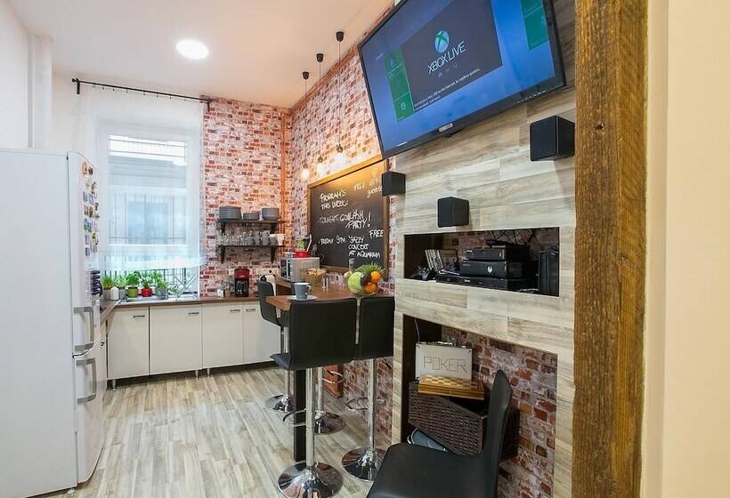 Friends Hostel & Apartments