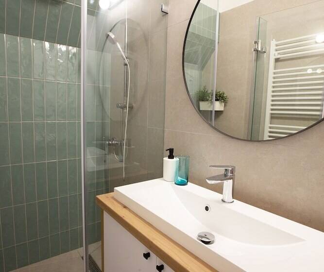 Friends Hostel & Apartments