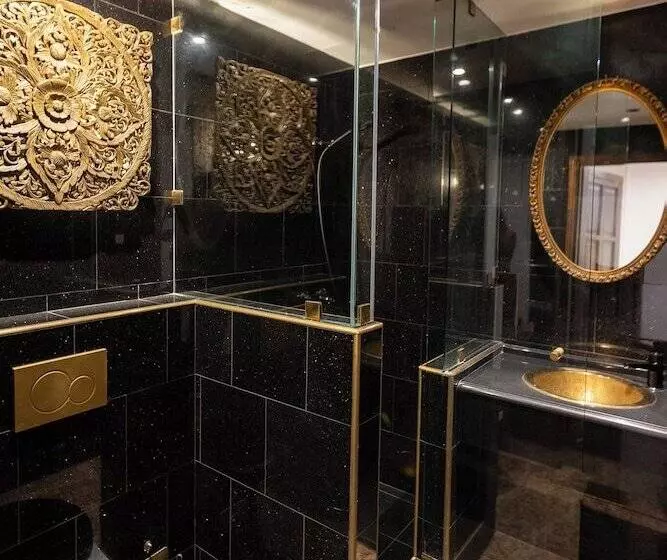 Friends Hostel & Apartments