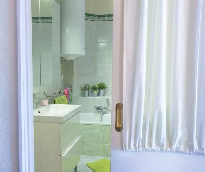 Friends Hostel & Apartments