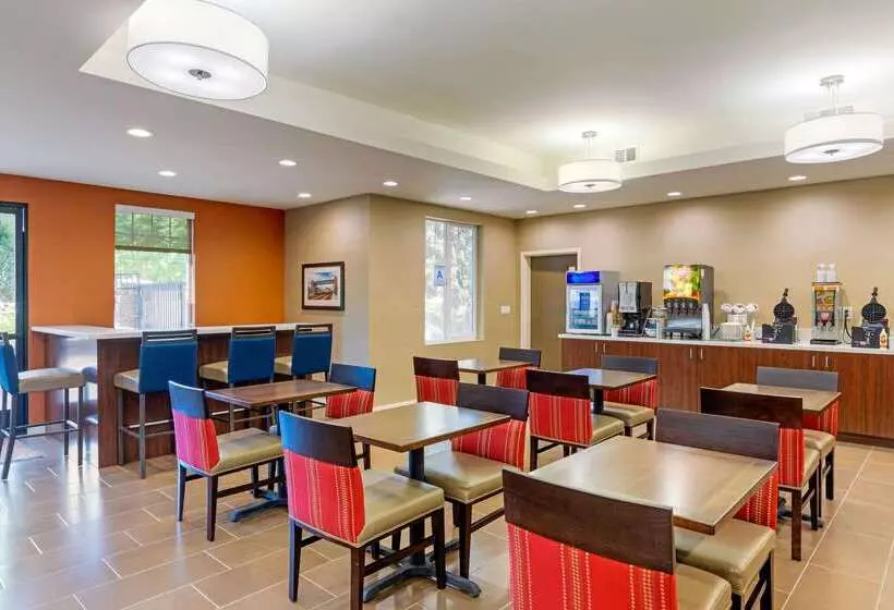 Отель Comfort Inn & Suites Near Ontario Airport
