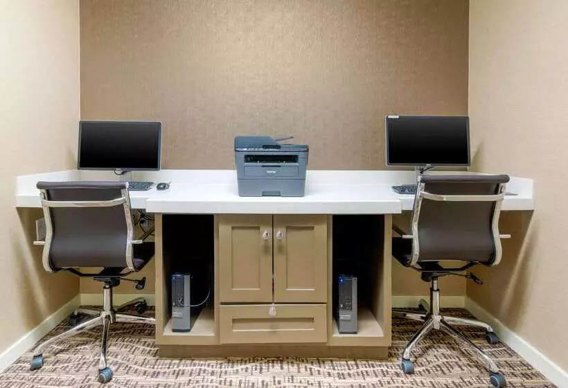 Отель Comfort Inn & Suites Near Ontario Airport