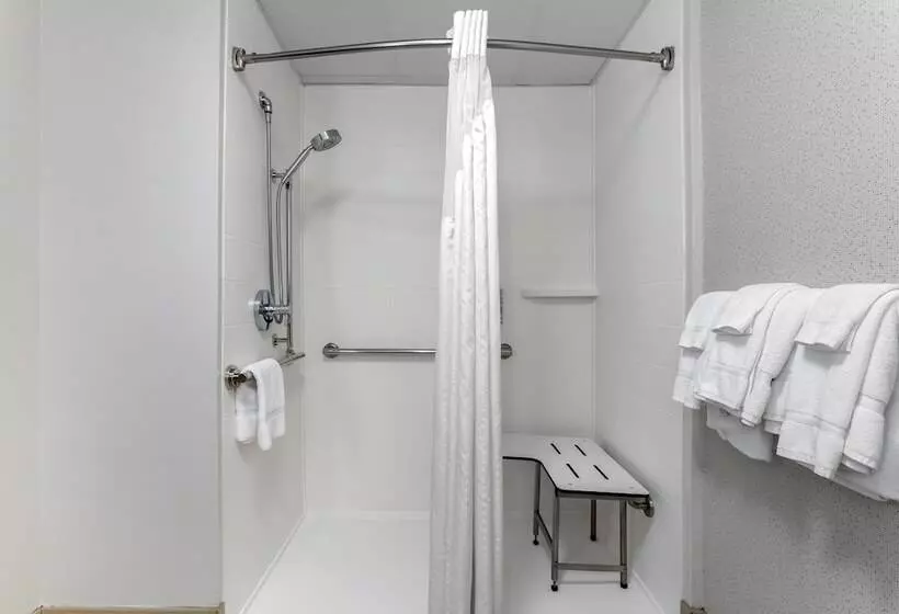 Holiday Inn Express Hotel & Suites Harrison By Ihg