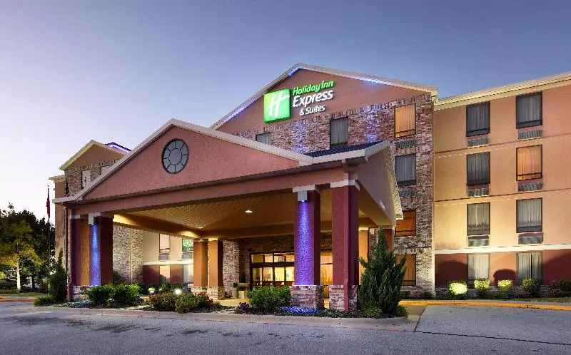 Holiday Inn Express Hotel & Suites Harrison By Ihg