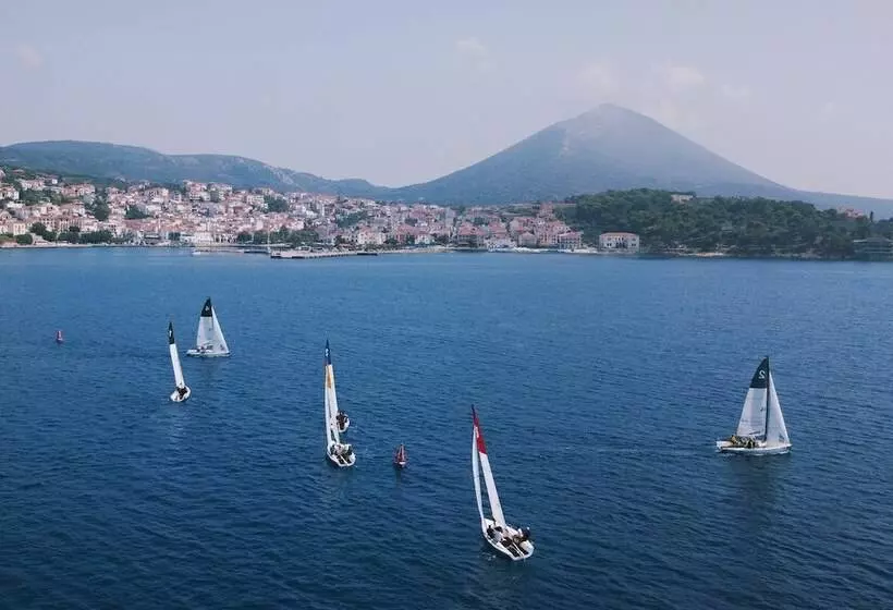 ホテル Karalis City