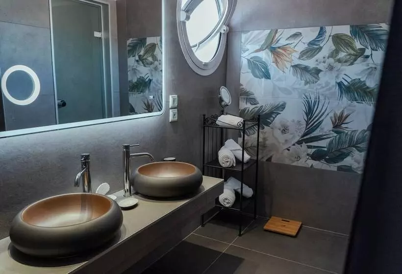 ホテル Karalis City