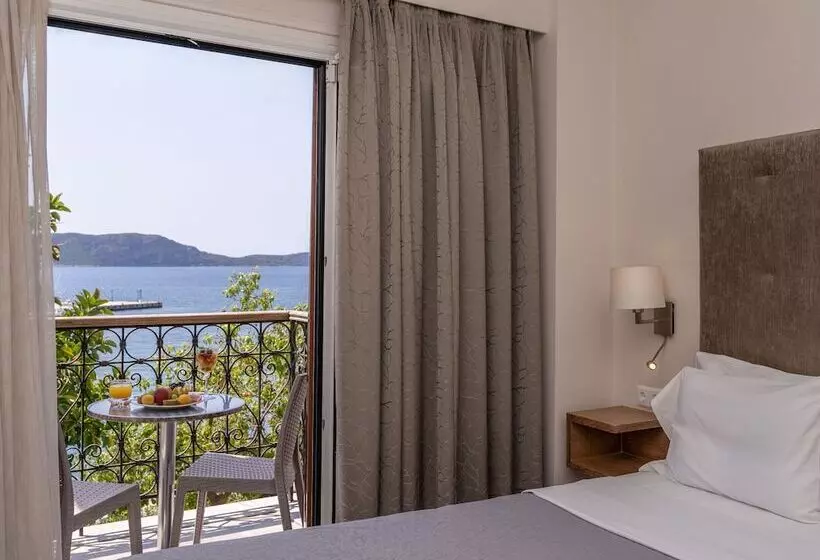 ホテル Karalis City